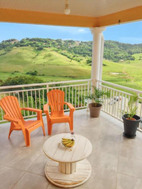 Appartement spacieux avec vue montagne à Le Marin, 82 m².